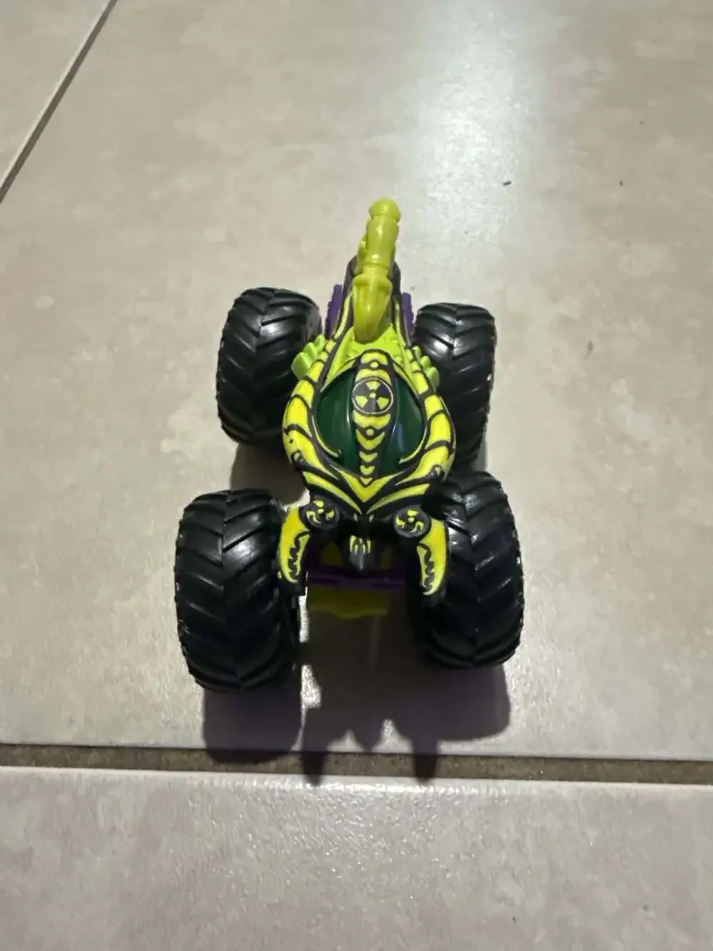 Hot Wheels Monster Trucks Roarin' Rumble Radiated Scorpion 1:64 Scale